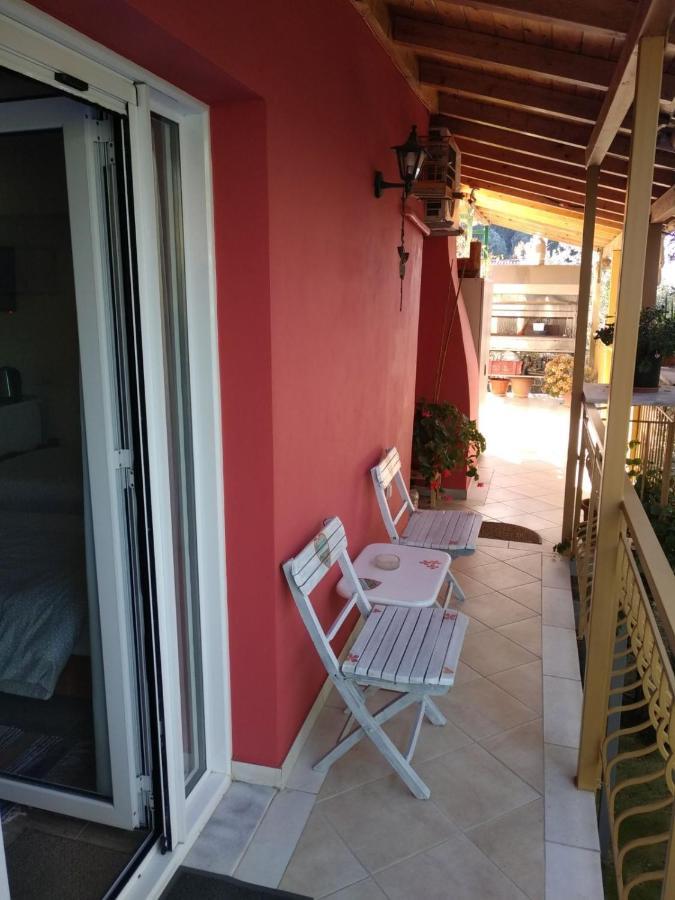 Dafnáta Kostas Walkers Point B&B 외부 사진