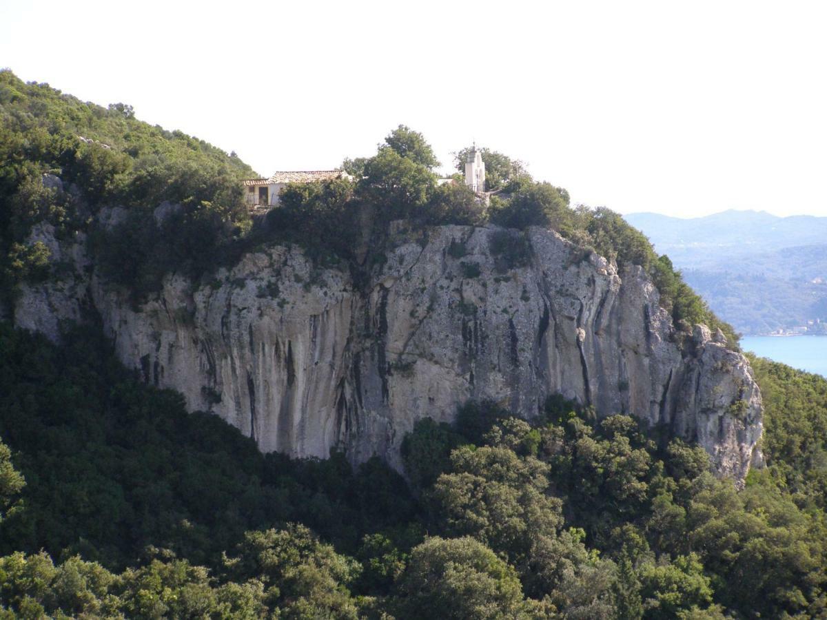 Dafnáta Kostas Walkers Point B&B 외부 사진