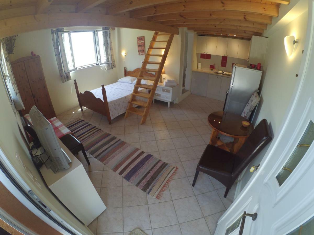 Dafnáta Kostas Walkers Point B&B 외부 사진