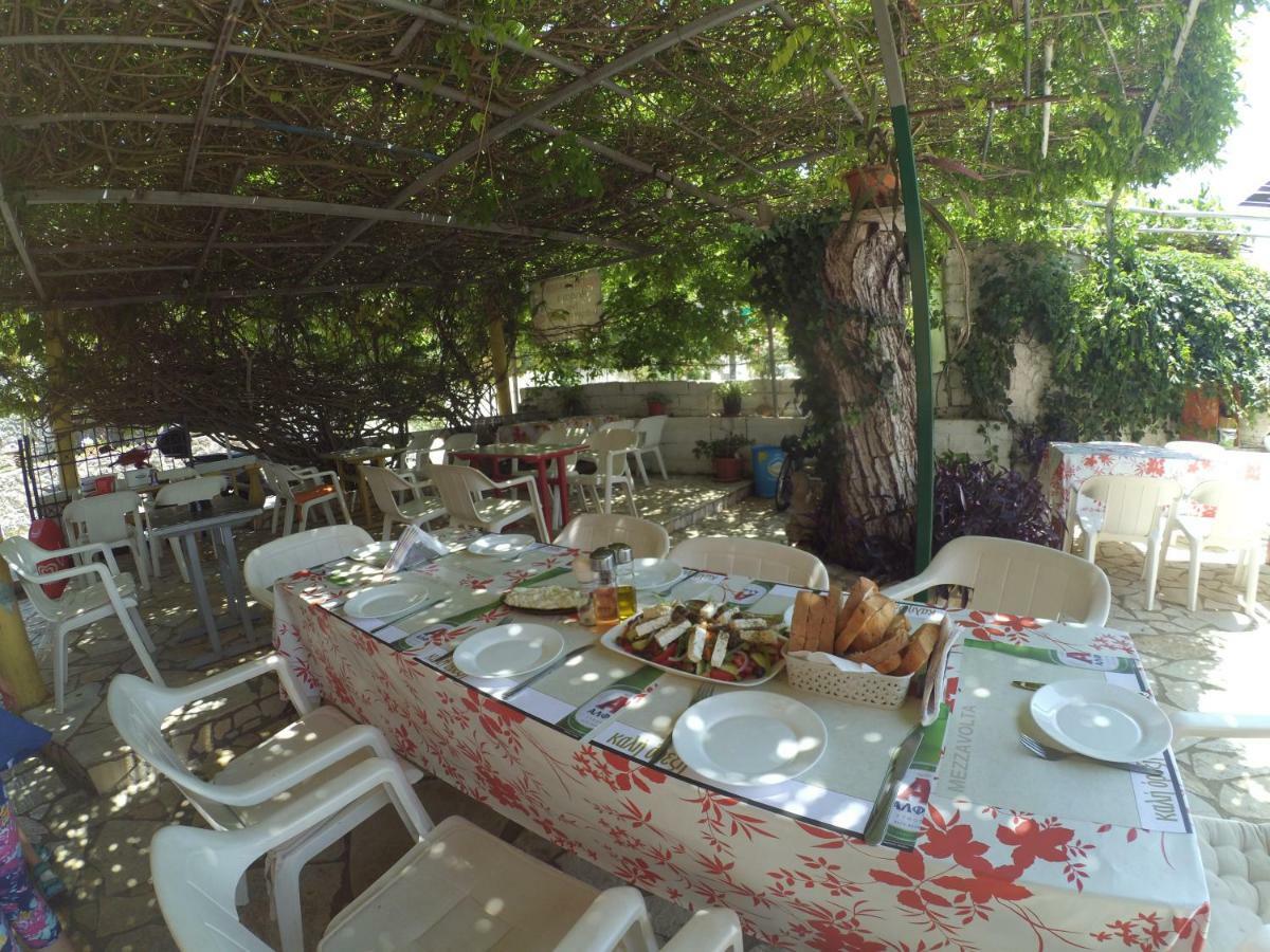Dafnáta Kostas Walkers Point B&B 외부 사진